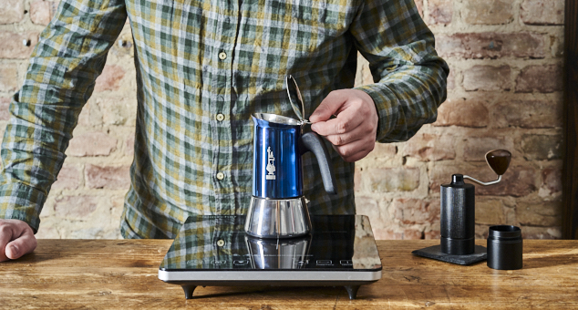 Kaffee aus dem Bialetti-Herdkocher Kaffee aus dem Bialetti-Herdkocher